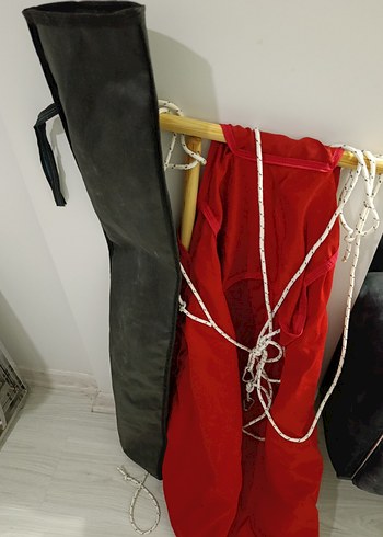 Kırmızı Parlak Bebek Beşiği - Görsel 2