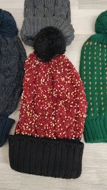  Beden çeşitli Renk Bere çeşitli renk ve model seçeneği 