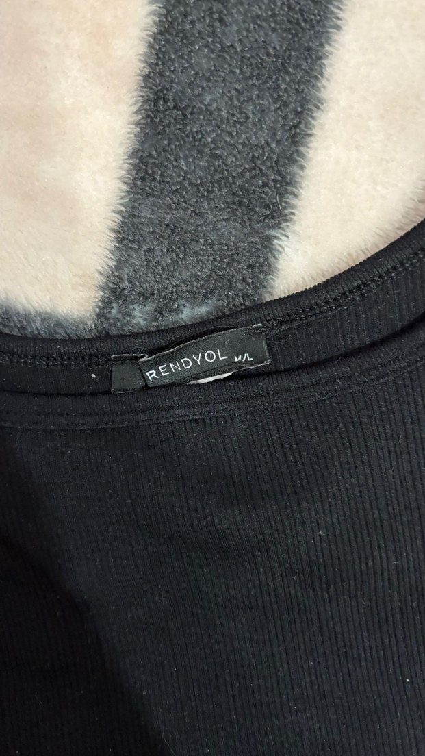 Trendyol Uzun Kollu Dar Kesim Crop Top - Görsel 2