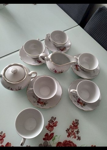 Klasik Beyaz Çiçek Desenli Porselen Çay Seti