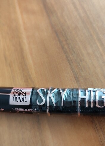 Beden Renk Maybelline New York high sky COSMİC BLACK
