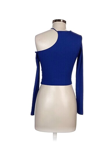 xs Beden Bershka Bluz %70 İndirimli.