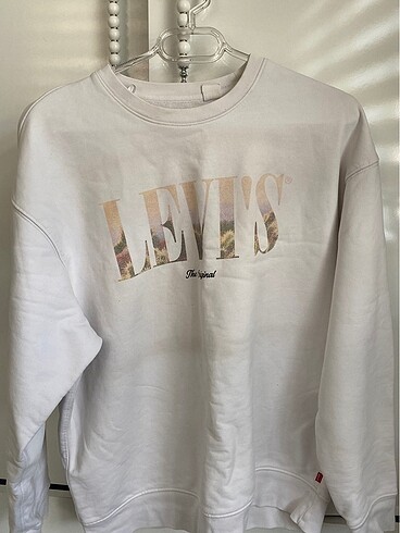 Levis Sweat