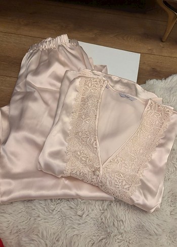 Nakış Detaylı satenPijama Takımı - Görsel 2