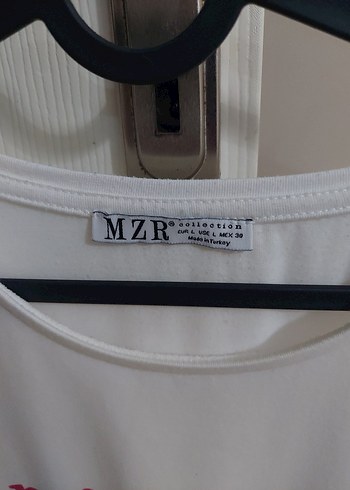 Beyaz Baskılı Kadın Tişört - Görsel 2