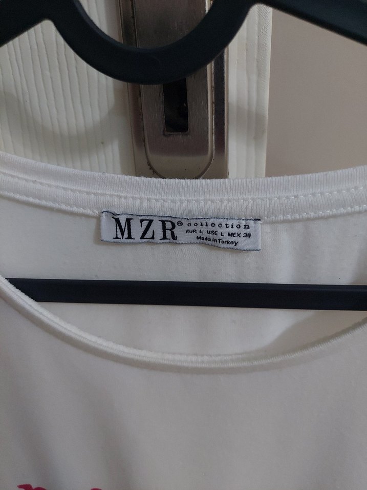 Beyaz Baskılı Kadın Tişört - Görsel 2