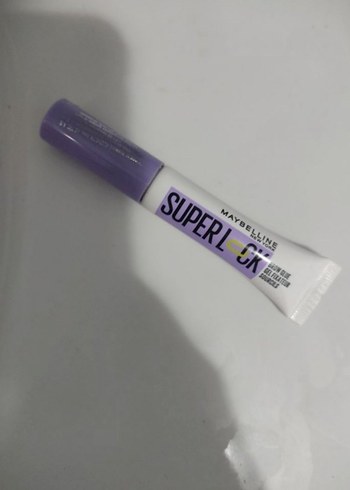 maybelline superlock kas sabitleyici