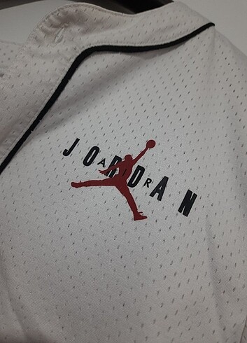 m Beden Jordan forma