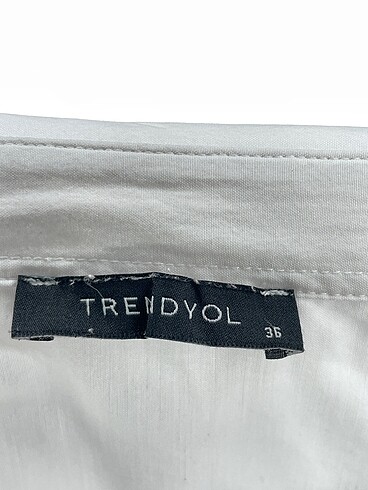 36 Beden beyaz Renk Trendyol & Milla Gömlek %70 İndirimli.