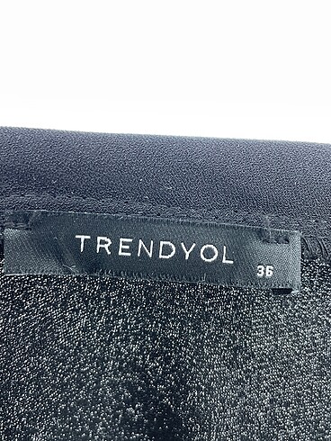 36 Beden siyah Renk Trendyol & Milla Uzun Elbise %70 İndirimli.