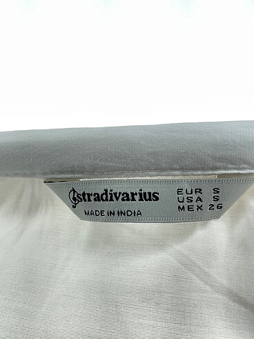 s Beden beyaz Renk Stradivarius Gömlek %70 İndirimli.