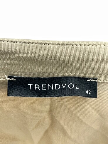 42 Beden çeşitli Renk Trendyol & Milla Gömlek %70 İndirimli.