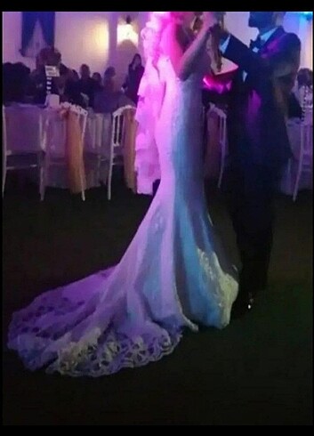 Balik model sırt dekolteli gelinlik - Görsel 3