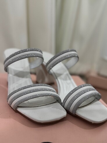 Topuklu ayakkabı - Görsel 3