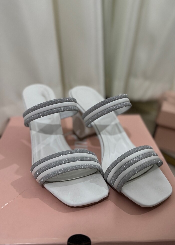 Topuklu ayakkabı - Görsel 2