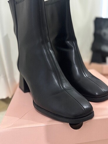 Küt burunlu kalın topuk bot - Görsel 3