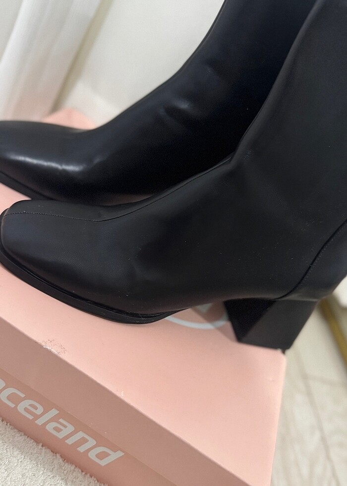 Küt burunlu kalın topuk bot - Görsel 2