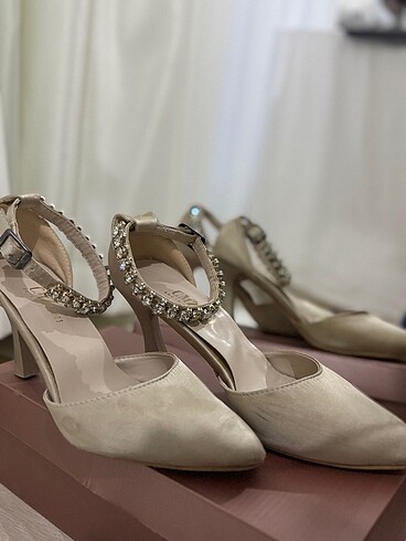 Topuklu ayakkabı - Görsel 2