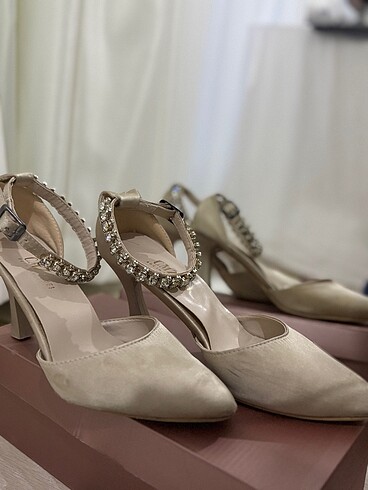 Topuklu ayakkabı - Görsel 3