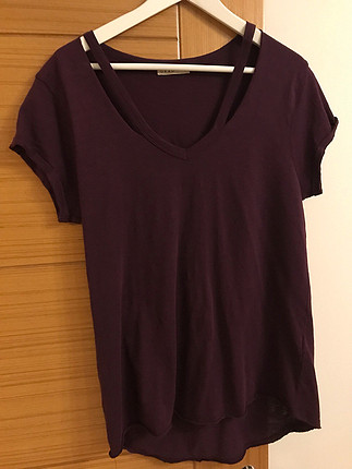 Kesik v yakalı tshirt
