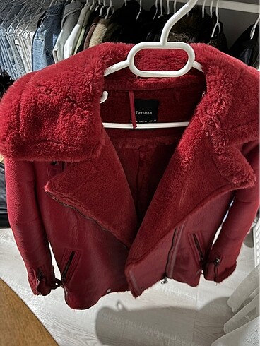 Bershka Kırmızı Kürklü Biker Kaban