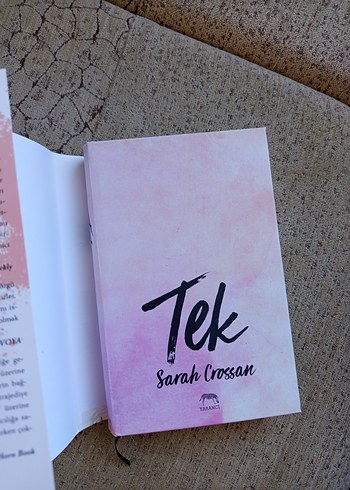 Tek - Sarah Crossan - Görsel 5
