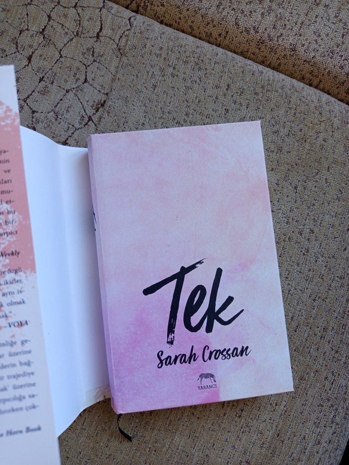 Tek - Sarah Crossan - Görsel 5