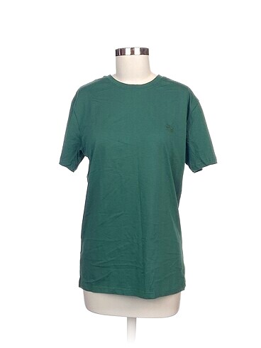 Lacoste T-shirt %70 İndirimli.