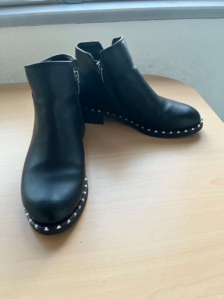 Siyah Deri Tokalı Kadın Topuklu Bot - Görsel 5