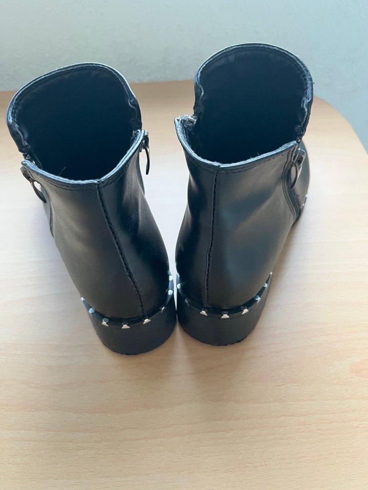 Siyah Deri Tokalı Kadın Topuklu Bot - Görsel 4