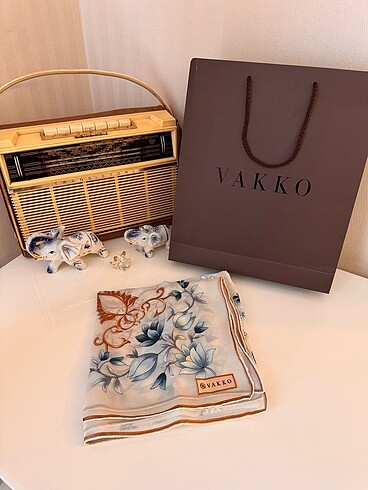 Vakko Eşarp