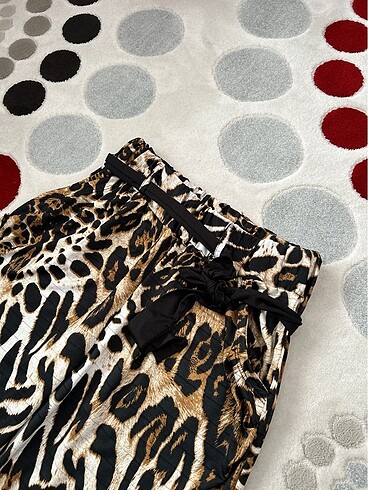 m Beden Leopar desenli pantolon
