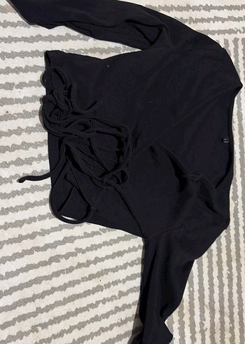 Siyah V yaka çapraz bağlamalı model - Görsel 2