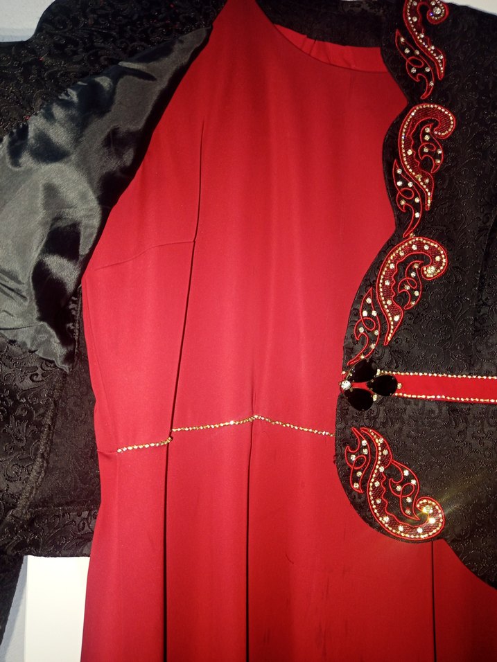 Bordo İşlemeli Boncuk Detaylı Uzun Abiye Elbise - Görsel 3