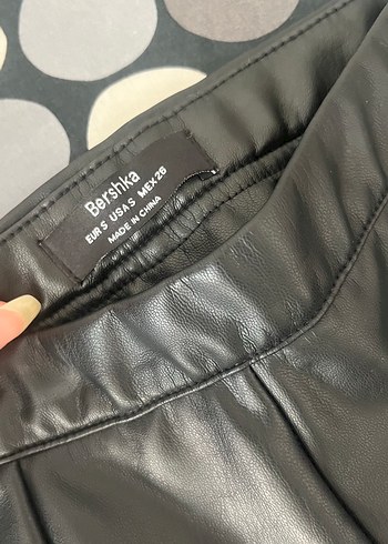 s Beden Kadın Siyah Deri Pilili Pantolon