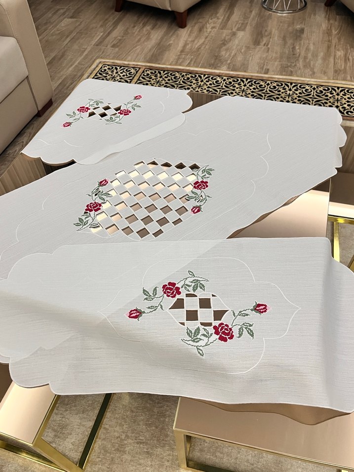 Nakışlı Beyaz Masa Örtüsü Seti - Görsel 3