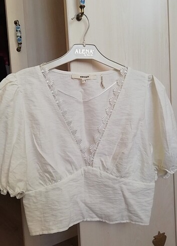 34 Beden beyaz Renk Crop Bluz Dantel Detaylı V Yaka