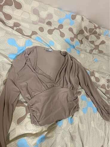 V yaka bej rengi crop