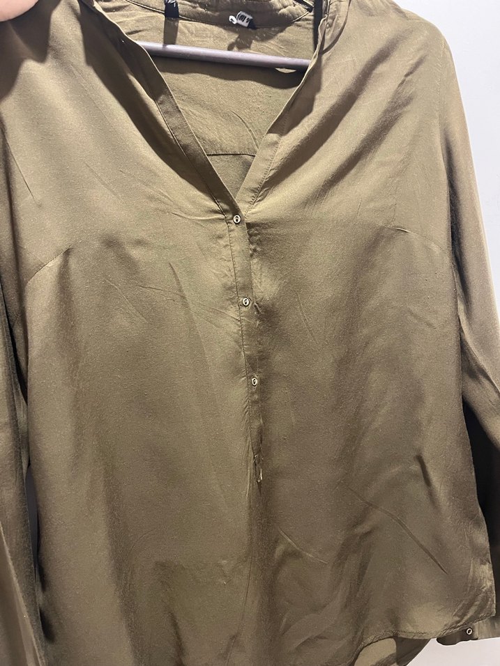 Düğmeli V Yaka Kadın Haki Gömlek - Görsel 2