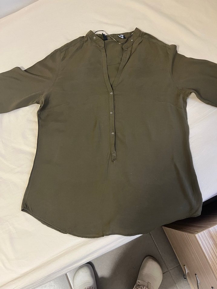 Düğmeli V Yaka Kadın Haki Gömlek - Görsel 5