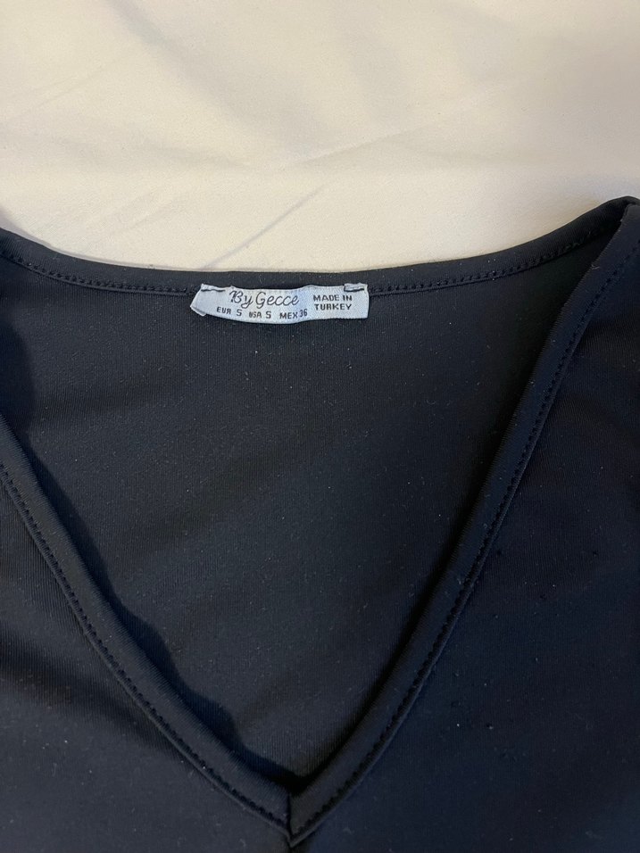 Siyah ve beyaz V Yaka Uzun Kollu Kadın Bluz - Görsel 5