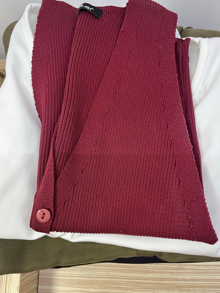 Bordo Düğmeli V Yaka Triko Kadın Yelek - Görsel 5