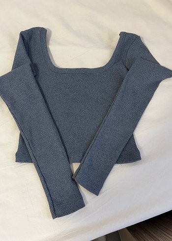 Siyah arkası fermuarlı tişört ve kare yaka bluz - Görsel 2