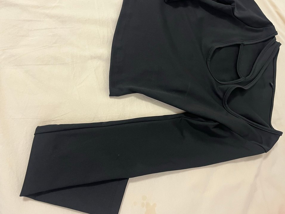 Siyah dekolteli bluz - Görsel 3