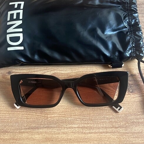 Fendi fendi güneş gözlüğü