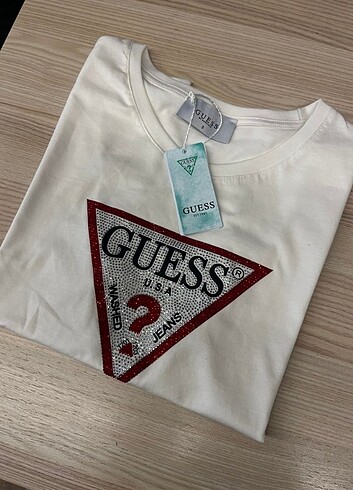 Guess kadın beyaz tişört 