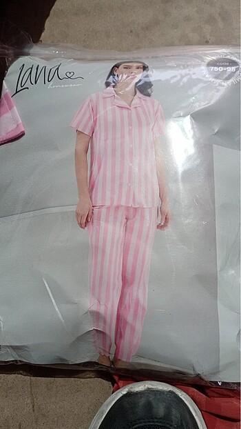 Kadın pijama takımı