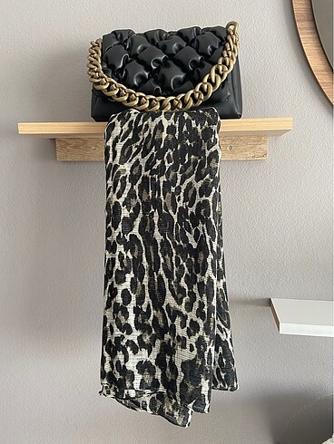 Leopar desenli şal modelimiz
