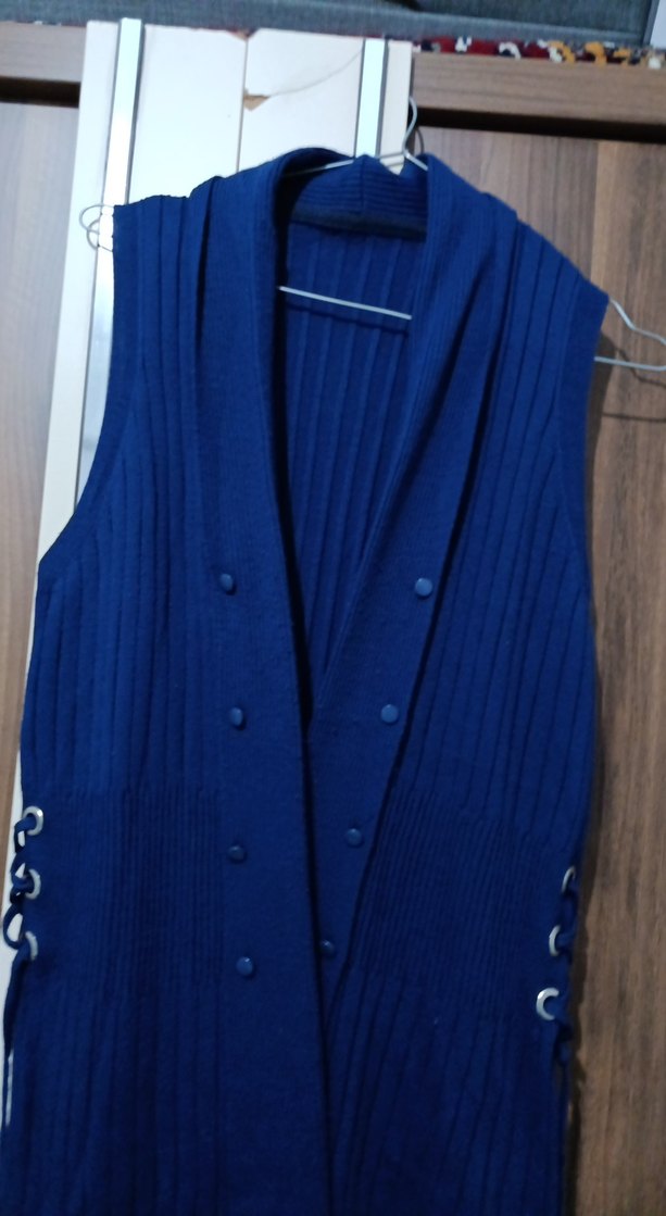 Düğmeli Lacivert Uzun Triko Yelek - Görsel 2