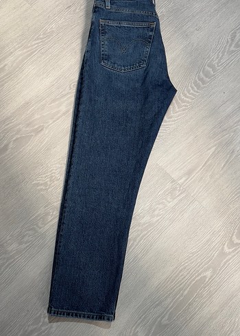 34 Beden Orijinal Levis 501 Jean Faturalı Sadece 2 Kez Giyildi